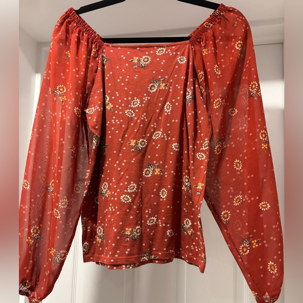 Floral Brownish/Red Top with sheer sleeves